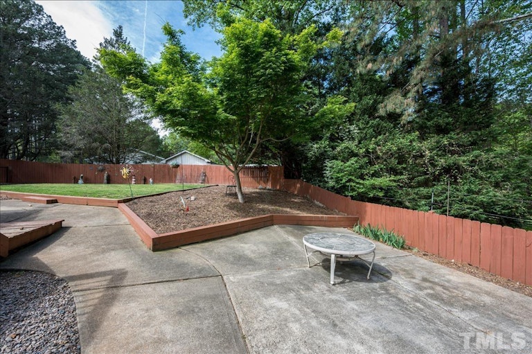 Photo 32 of 40 - 13041 Norwood Rd, Raleigh, NC 27613