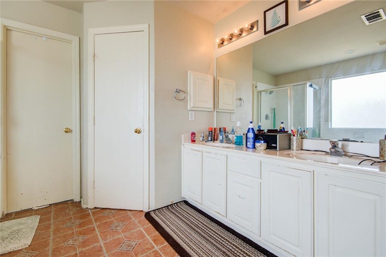 Photo 38 of 50 - 16651 Keegans Ridge Way Dr, Houston, TX 77083