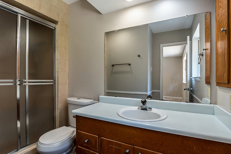Photo 17 of 21 - 2717 Cantrell St, Irving, TX 75062