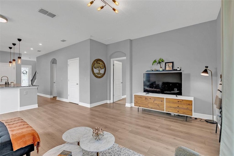 Photo 11 of 31 - 2048 Napoli Dr, Saint Cloud, FL 34771