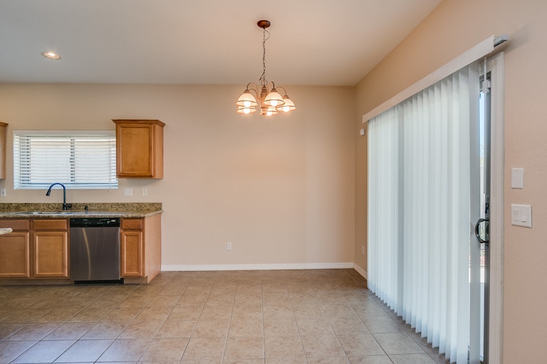 Photo 3 of 32 - 2606 W Spencer Run, Phoenix, AZ 85041