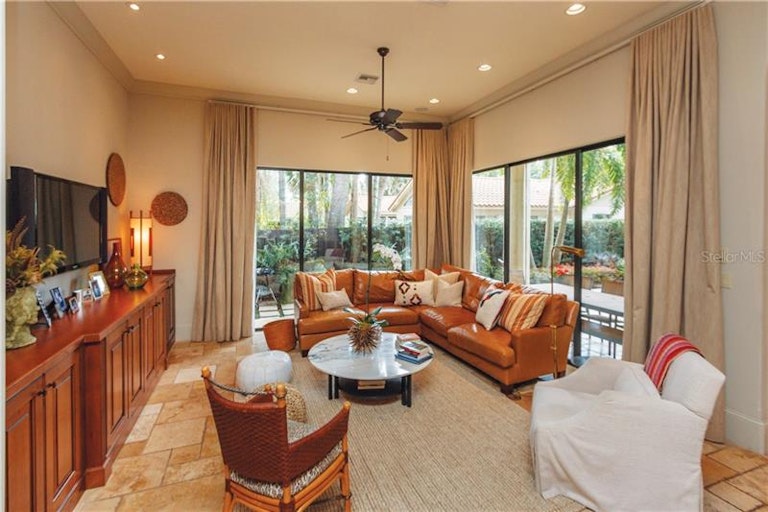 Photo 5 of 22 - 1300 Oneco Ave, Winter Park, FL 32789