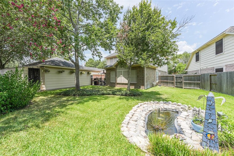 Photo 25 of 26 - 9811 Therrell Dr, Houston, TX 77064
