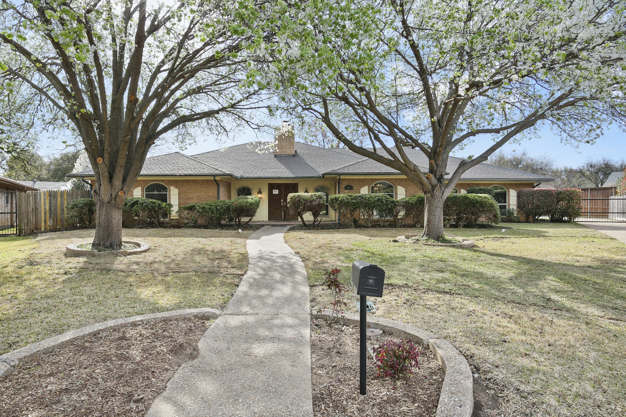 Photo 1 of 25 - 4651 Blue Sage Ct, Fort Worth, TX 76132