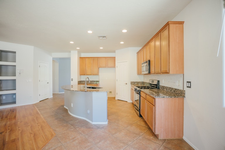 Photo 8 of 20 - 7194 W Lone Tree Trl, Peoria, AZ 85383