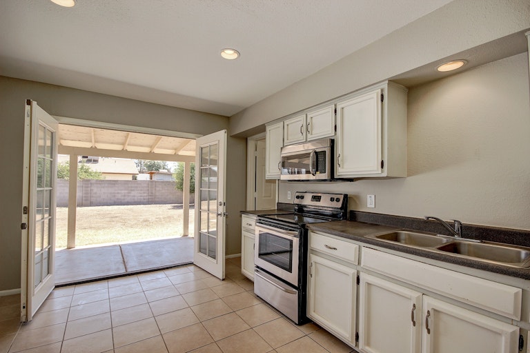 Photo 6 of 25 - 1133 E Glade Cir, Mesa, AZ 85204