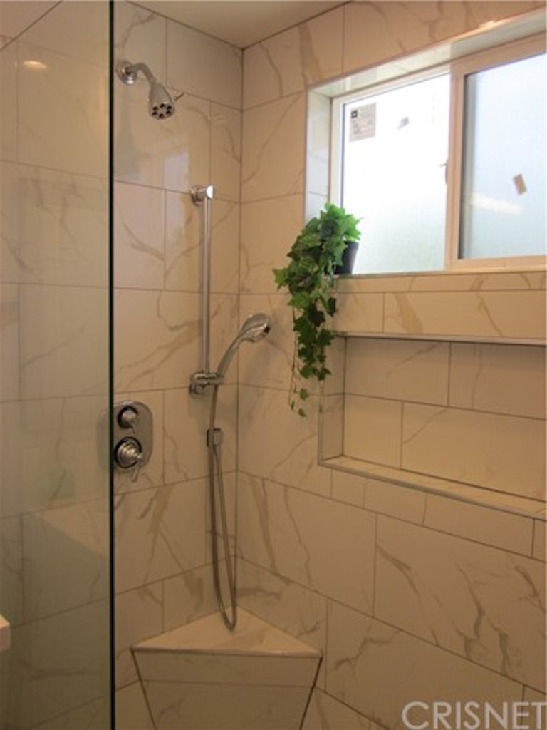 Photo 32 of 45 - 8712 Stansbury Ave, Panorama City, CA 91402