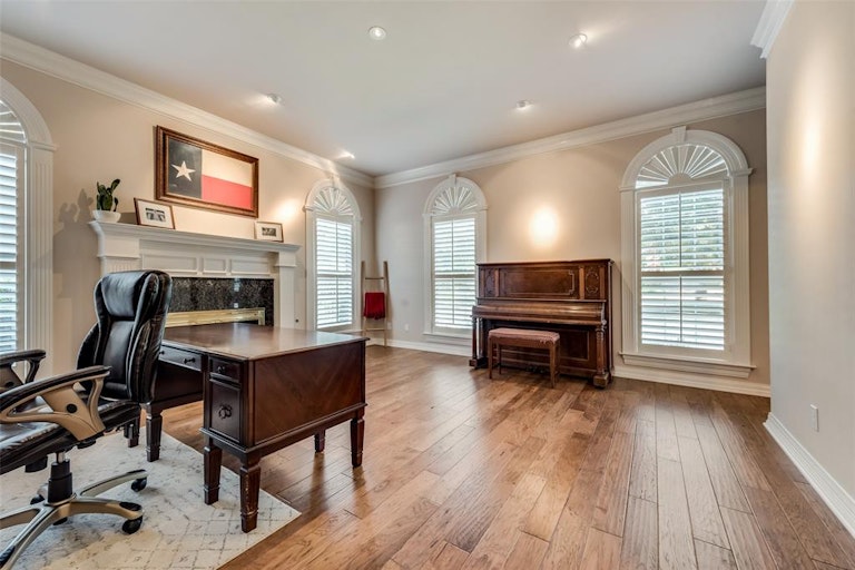 Photo 9 of 37 - 1605 Mariah Bay Cir, Rockwall, TX 75032