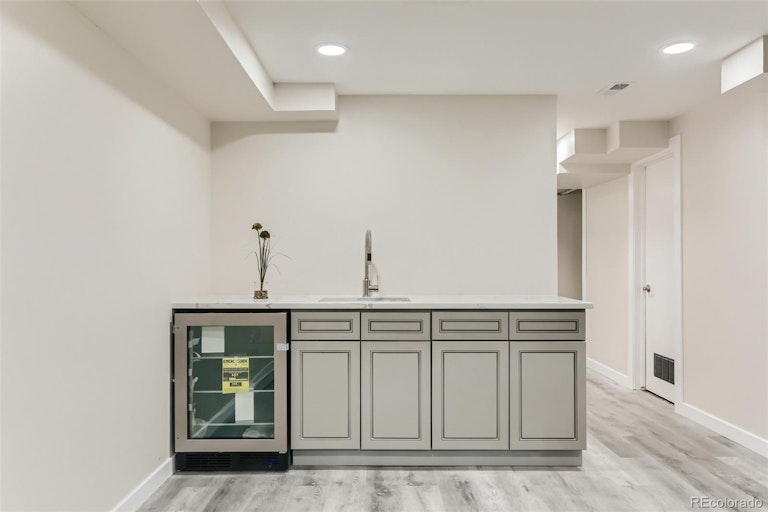 Photo 14 of 30 - 3261 Ivy St, Denver, CO 80207
