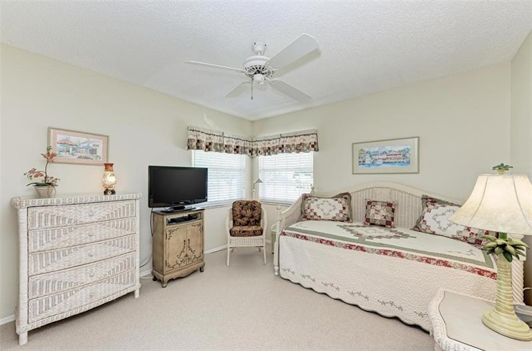Photo 31 of 56 - 1247 Edgewater Cir #1247, Bradenton, FL 34209