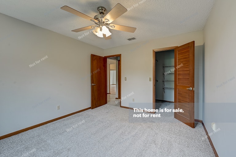 Photo 25 of 35 - 9943 Fawn Ridge Dr, Jacksonville, FL 32256