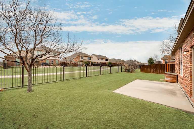 Photo 5 of 26 - 10601 Melrose Ln, Fort Worth, TX 76244