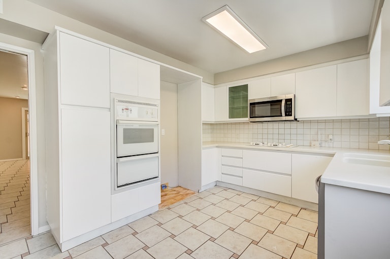 Photo 4 of 28 - 11260 Overland Ave #18D, Culver City, CA 90230