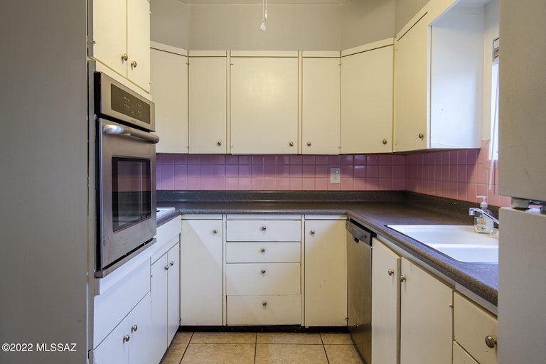 Photo 13 of 43 - 1548 E 9th St, Tucson, AZ 85719