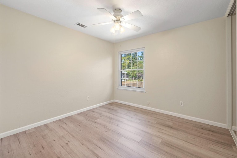 Photo 14 of 32 - 7446 Northlea Way, Citrus Heights, CA 95610