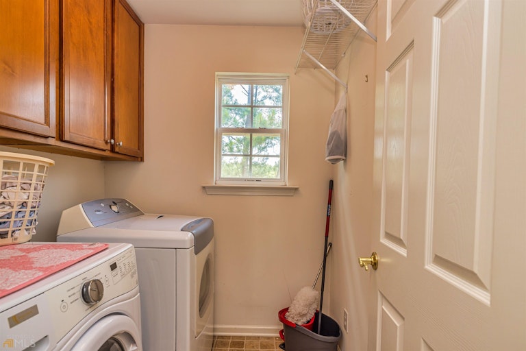 Photo 28 of 61 - 11 Rockridge Dr, Newnan, GA 30265