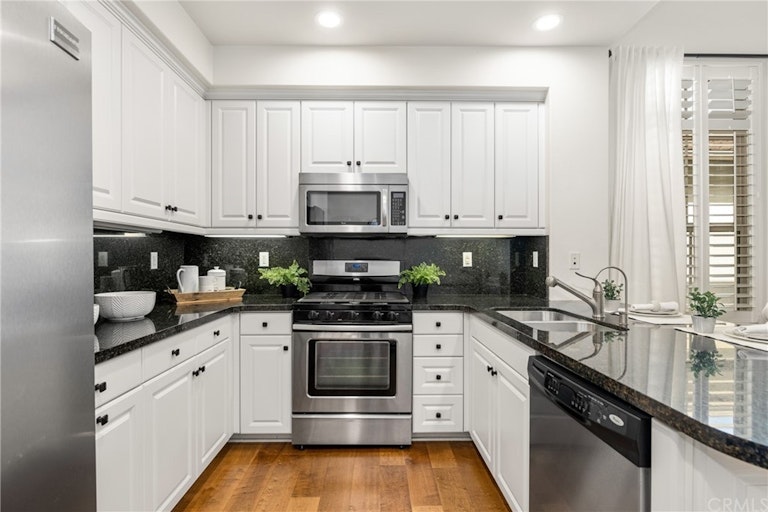 Photo 5 of 21 - 154 Coralwood, Irvine, CA 92618