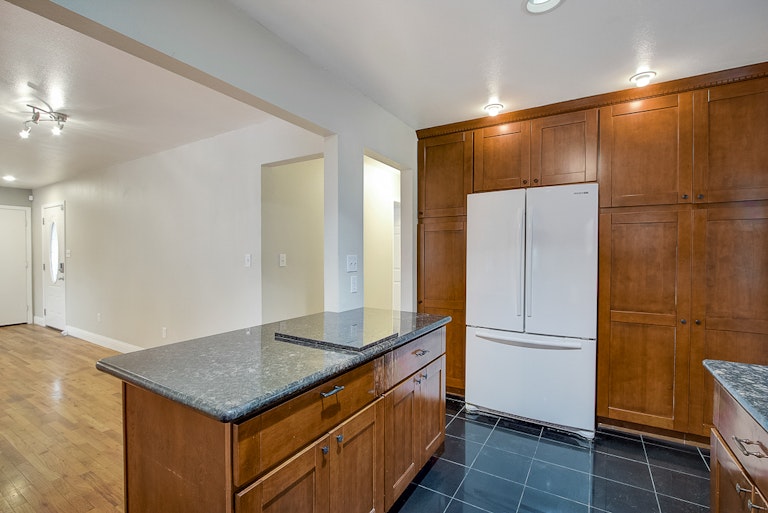 Photo 21 of 32 - 8146 Lichen Dr, Citrus Heights, CA 95621