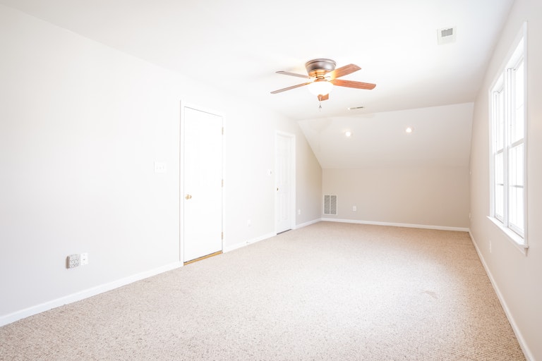 Photo 17 of 25 - 3308 Bellenden Pl, Raleigh, NC 27604