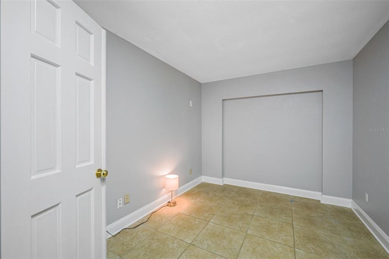 Photo 15 of 39 - 4713 Bullock Ct, Tampa, FL 33624