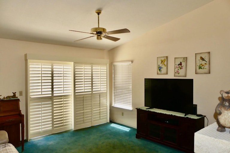 Photo 5 of 13 - 8001 Ruxton Ct, Sacramento, CA 95828
