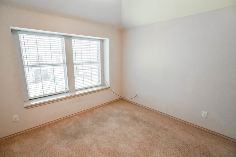 Photo 28 of 36 - 3954 Fernando Dr, Euless, TX 76040