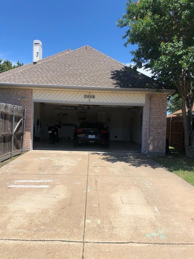Photo 20 of 30 - 7513 Silverthorn Dr, Rowlett, TX 75089