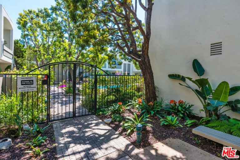 Photo 26 of 38 - 13238 Fiji Way Unit B, Marina Del Rey, CA 90292