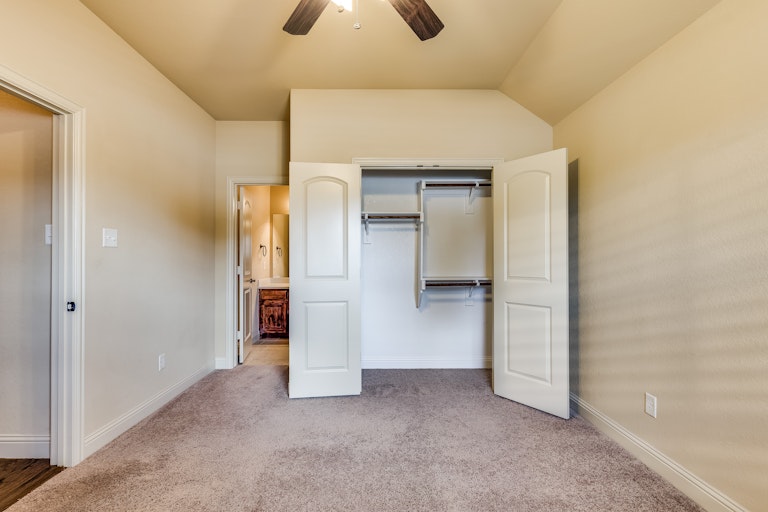 Photo 22 of 34 - 1936 Knoxbridge Rd, Forney, TX 75126