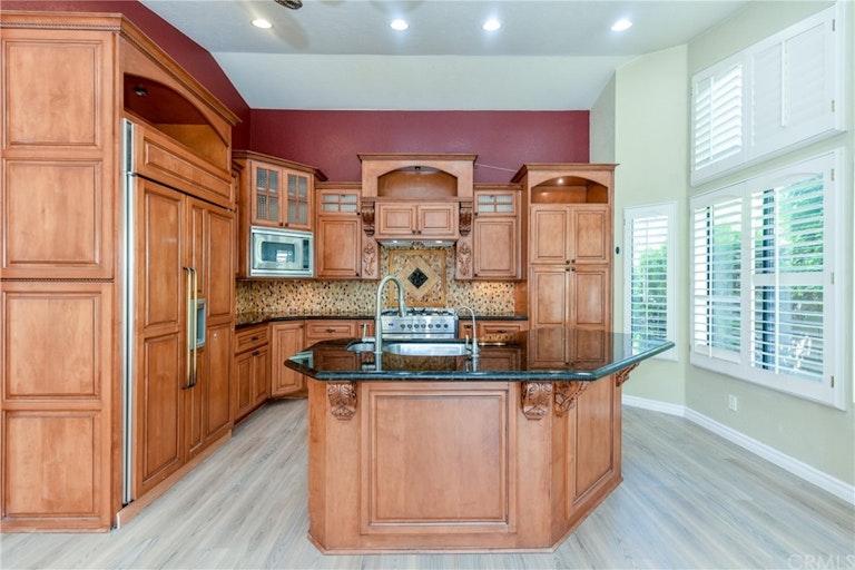 Photo 13 of 46 - 184 Cannon Rd, Riverside, CA 92506