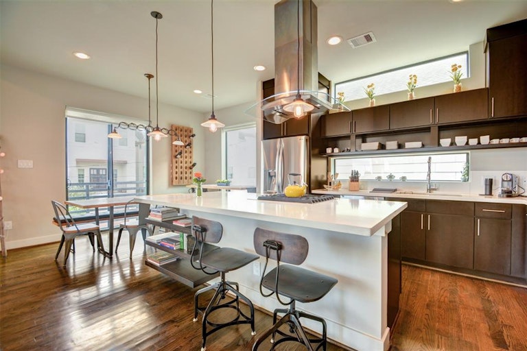 Photo 17 of 49 - 5638 Petty St Unit C, Houston, TX 77007