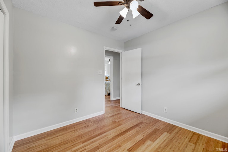 Photo 22 of 36 - 818 Shannon Dr, Chapel Hill, NC 27516