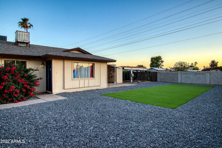 Photo 30 of 41 - 5202 S 46th Pl, Phoenix, AZ 85040