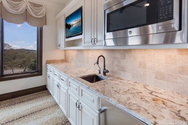 Photo 11 of 50 - 22 Summit Pt, Boerne, TX 78006