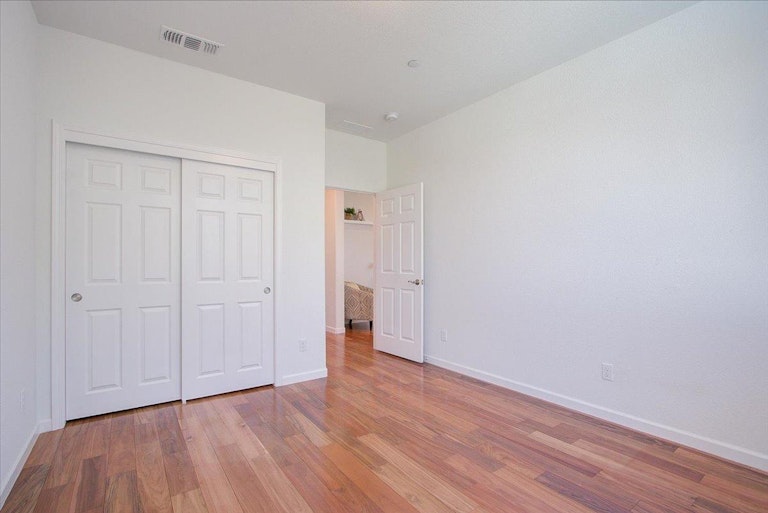 Photo 13 of 43 - 10082 Mud Hen Way, Elk Grove, CA 95757