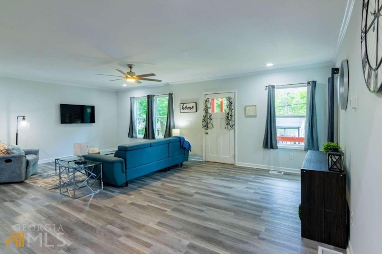 Photo 4 of 31 - 1393 Byrere Ter SW, Atlanta, GA 30310