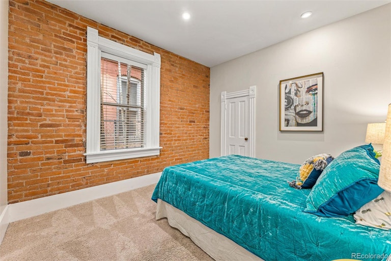 Photo 21 of 40 - 2917 Glenarm Pl, Denver, CO 80205