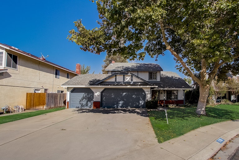 Photo 14 of 36 - 1708 Branchwood Cir, Modesto, CA 95355