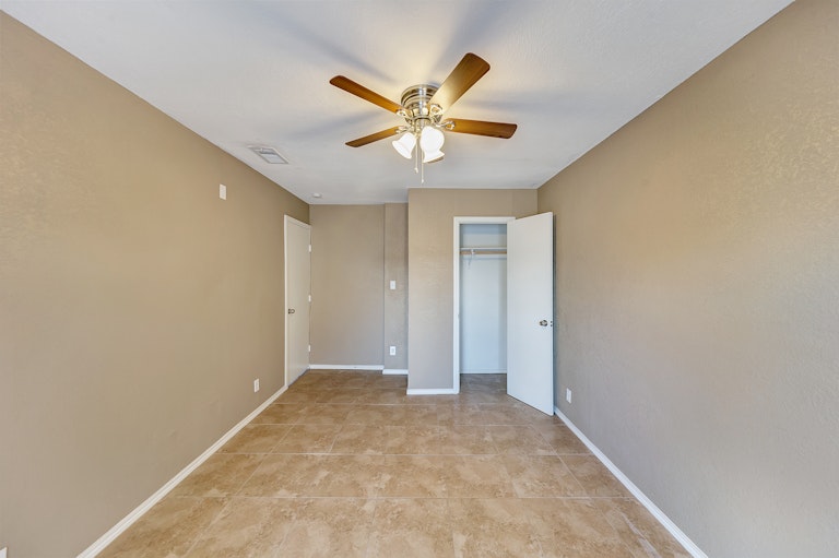 Photo 18 of 24 - 9916 Lone Eagle Dr, Fort Worth, TX 76108