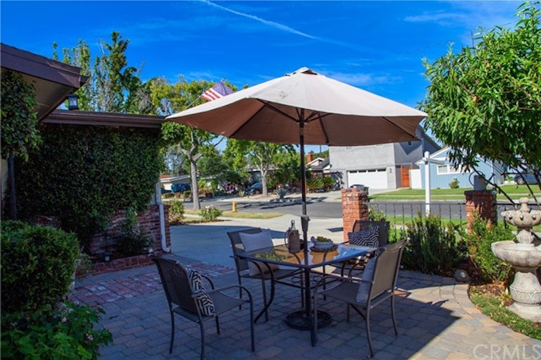 Photo 6 of 60 - 3433 McNab Ave, Long Beach, CA 90808