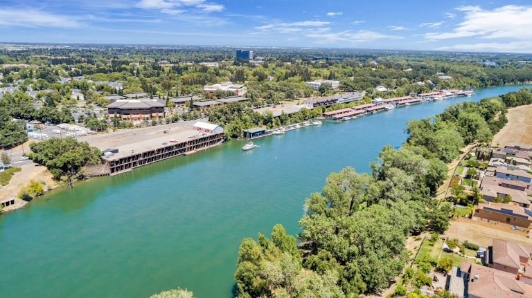Photo 35 of 35 - 350 Westlake Dr, West Sacramento, CA 95605