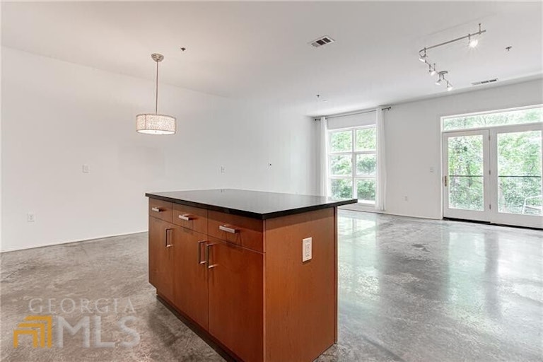 Photo 10 of 37 - 560 Dutch Valley Rd NE #2212, Atlanta, GA 30324