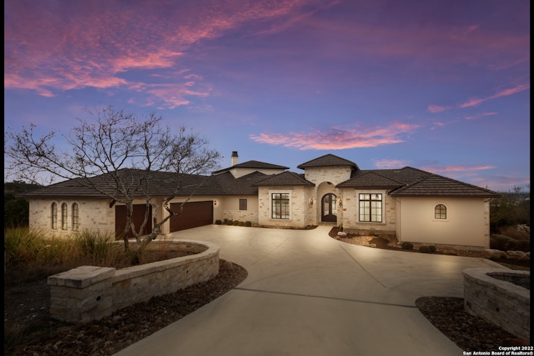 Photo 2 of 50 - 22 Summit Pt, Boerne, TX 78006