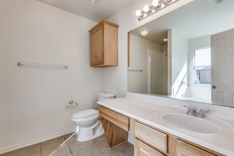 Photo 15 of 20 - 814 Sycamore St, Anna, TX 75409
