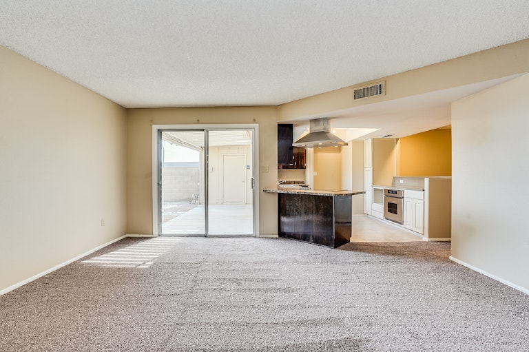 Photo 7 of 32 - 2176 E Ellis Dr, Tempe, AZ 85282