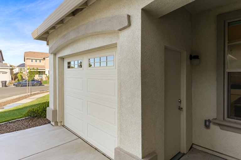 Photo 10 of 69 - 211 Moisant Ct, Lincoln, CA 95648