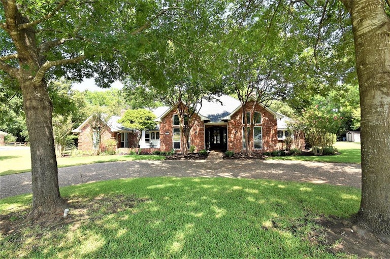 Photo 3 of 38 - 520 Hackberry Dr, Fairview, TX 75069