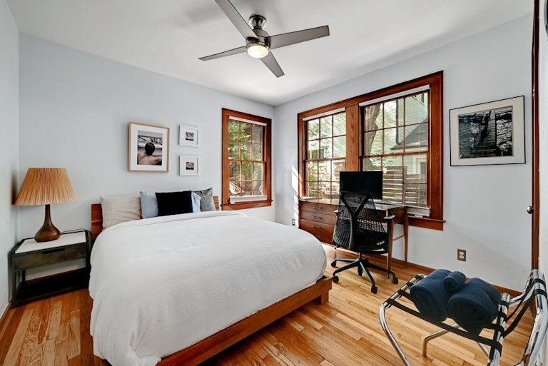 Photo 14 of 28 - 1207 Alta Vista Ave, Austin, TX 78704