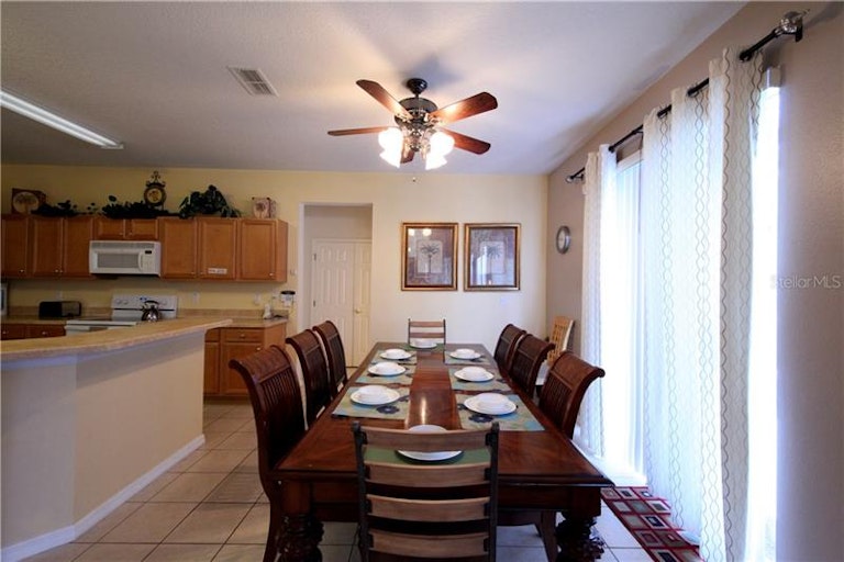 Photo 13 of 22 - 405 Kettering Rd, Davenport, FL 33897
