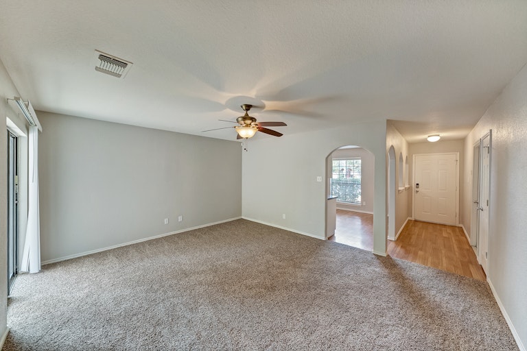Photo 9 of 20 - 7374 Beckwood Dr, Fort Worth, TX 76112
